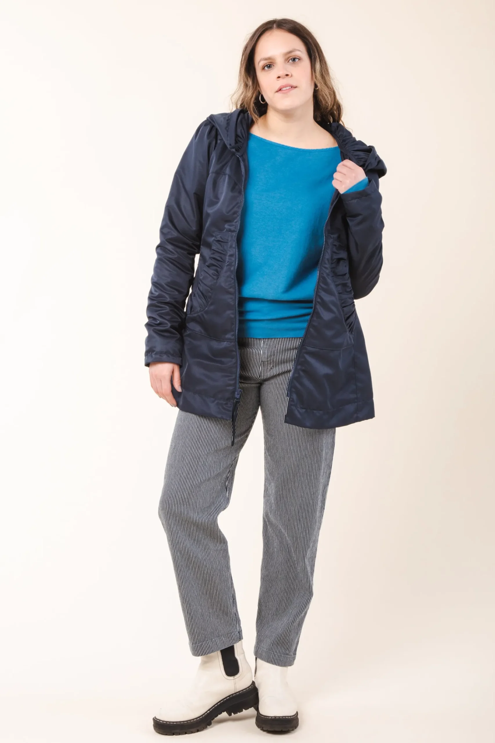 Mid Raincloak in Navy with Plaid Lining