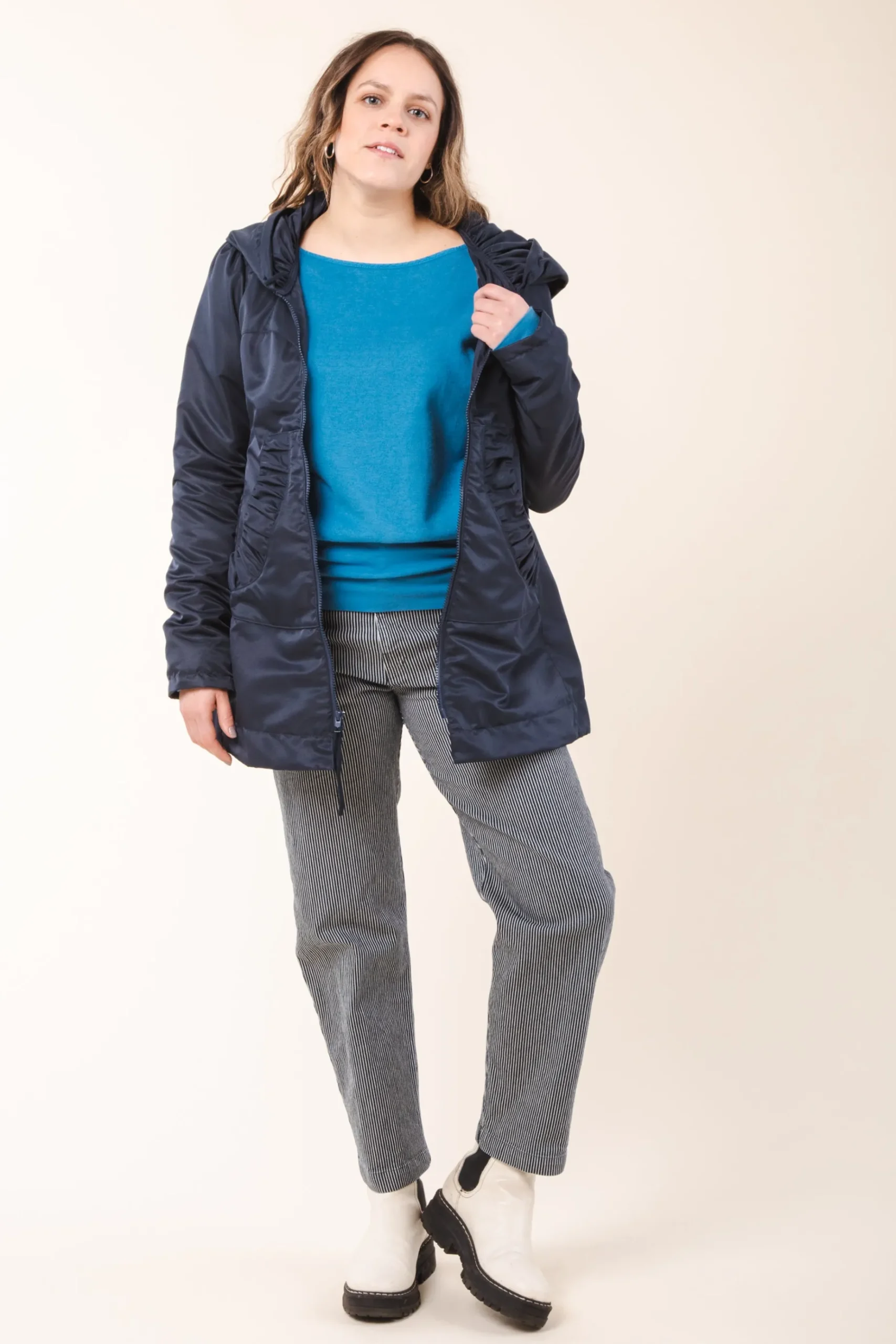Mid Raincloak in Navy with Plaid Lining