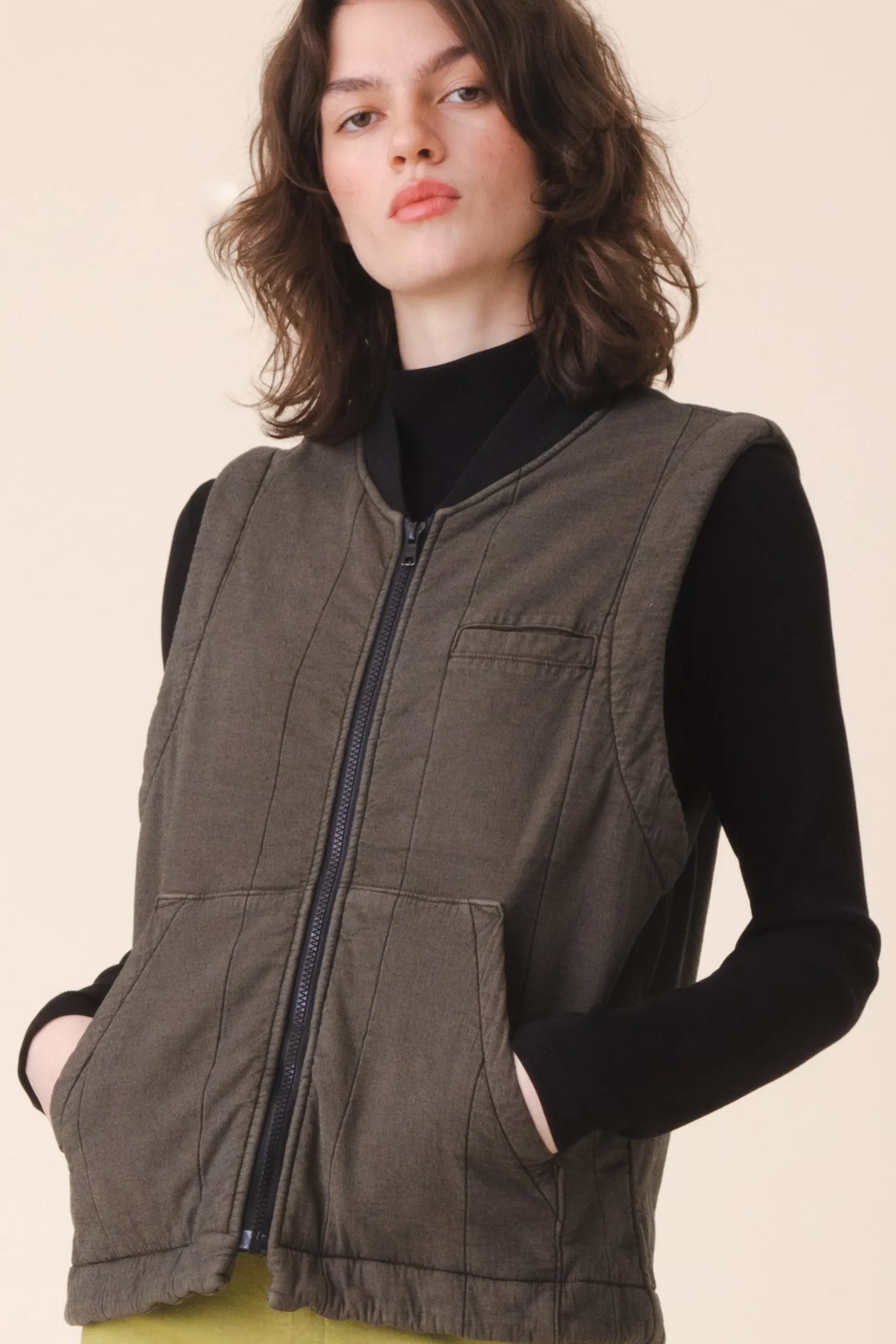 Muffle Vest in Umber Wash
