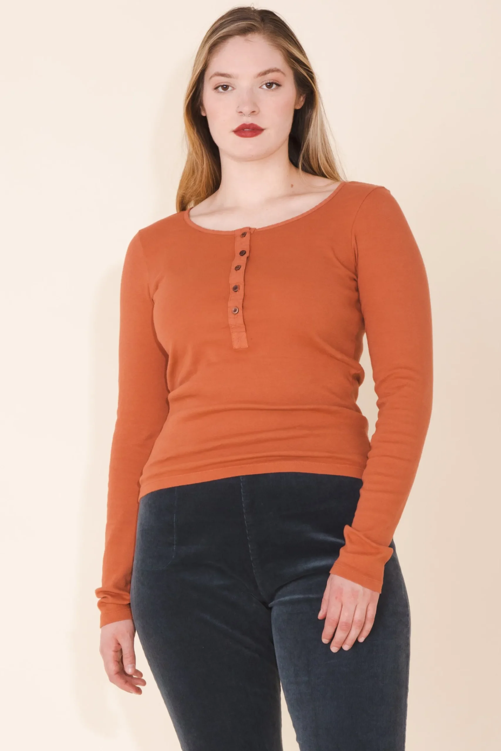 Organic Henley in Foxy