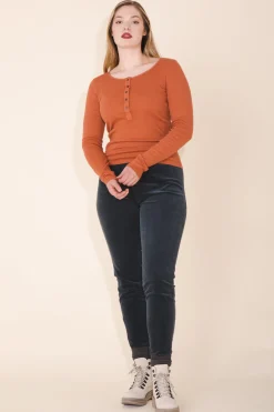 Organic Henley in Foxy