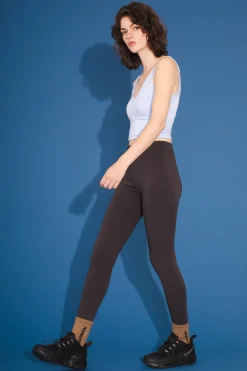 Organic Legging in Tunnel