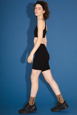 Organic Short in Black