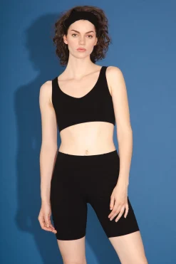 Organic Short in Black