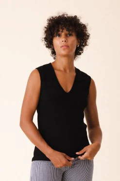 Sleeveless Soft V in Black